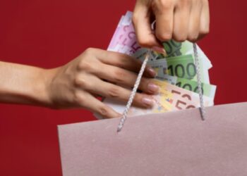 Tips menghemat uang belanja.