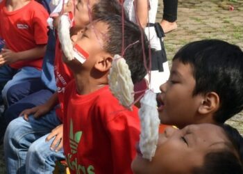 Lomba makan hut RI 17 Agustus