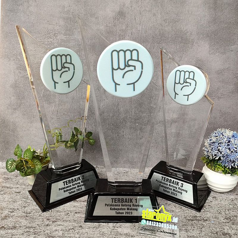 Piala Akrilik Kustom