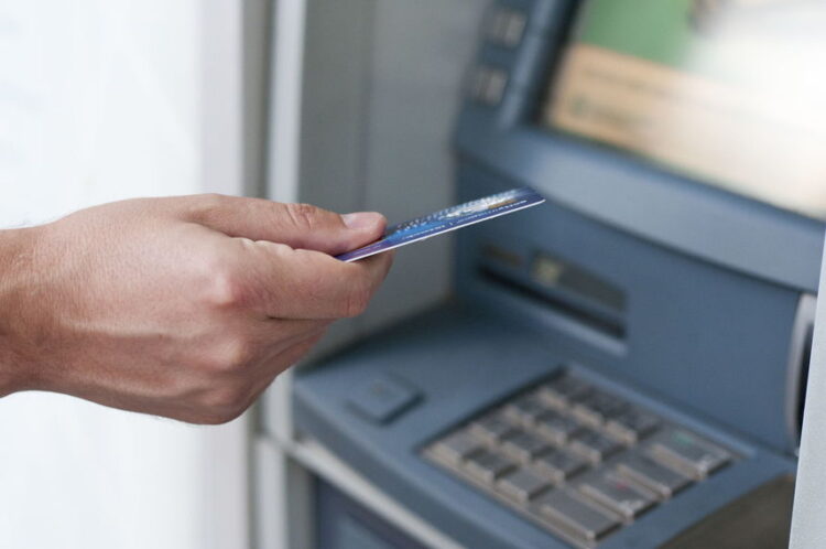 tarik tunai dengan atm
