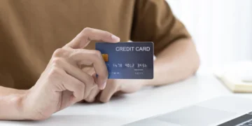 Kartu Kredit Pertama? Ini Pilihan Terbaik untuk Pemula