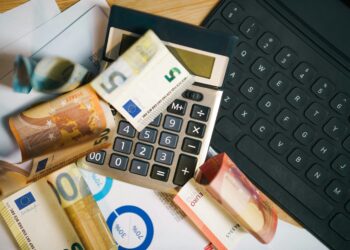 Cara Menghitung Bunga Deposito (Foto: unsplash/Jakub Żerdzicki)