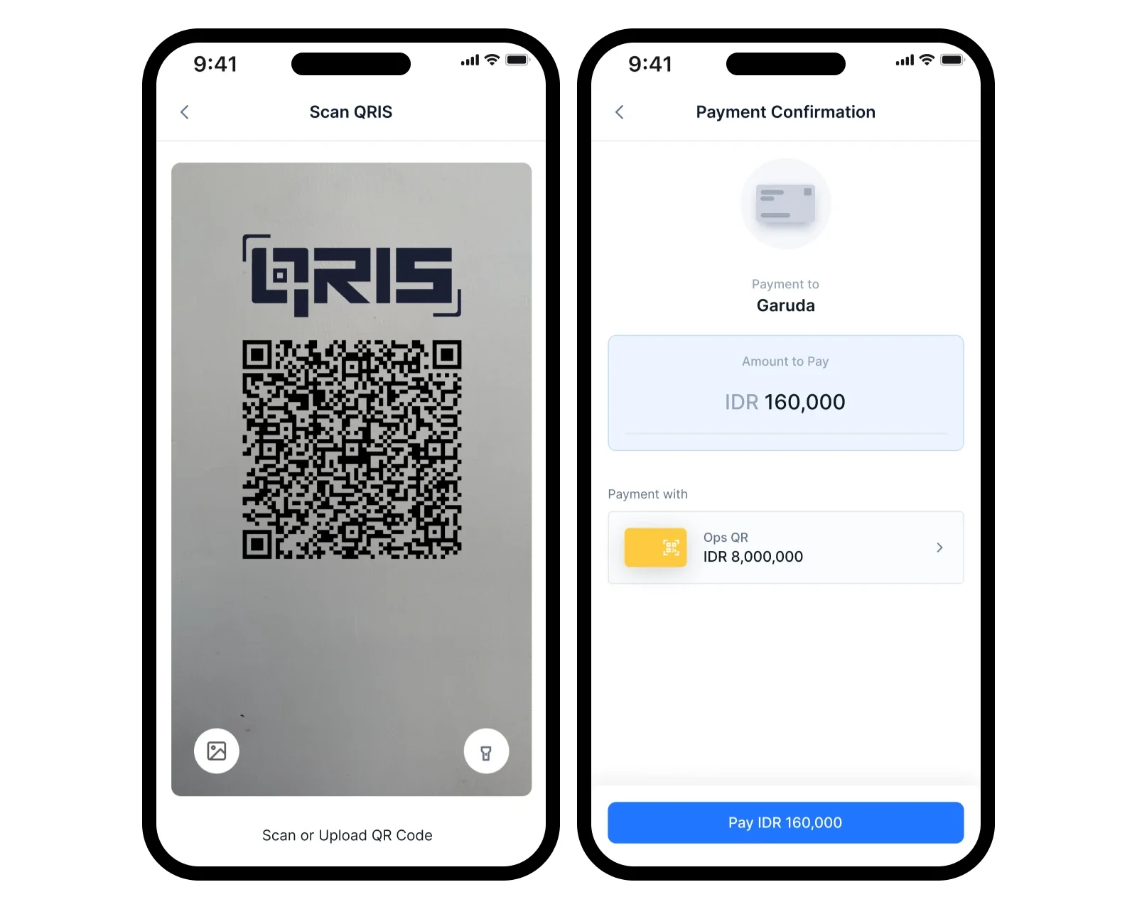 Dua layar ponsel memindai dan mengonfirmasi pembayaran QRIS di Monit