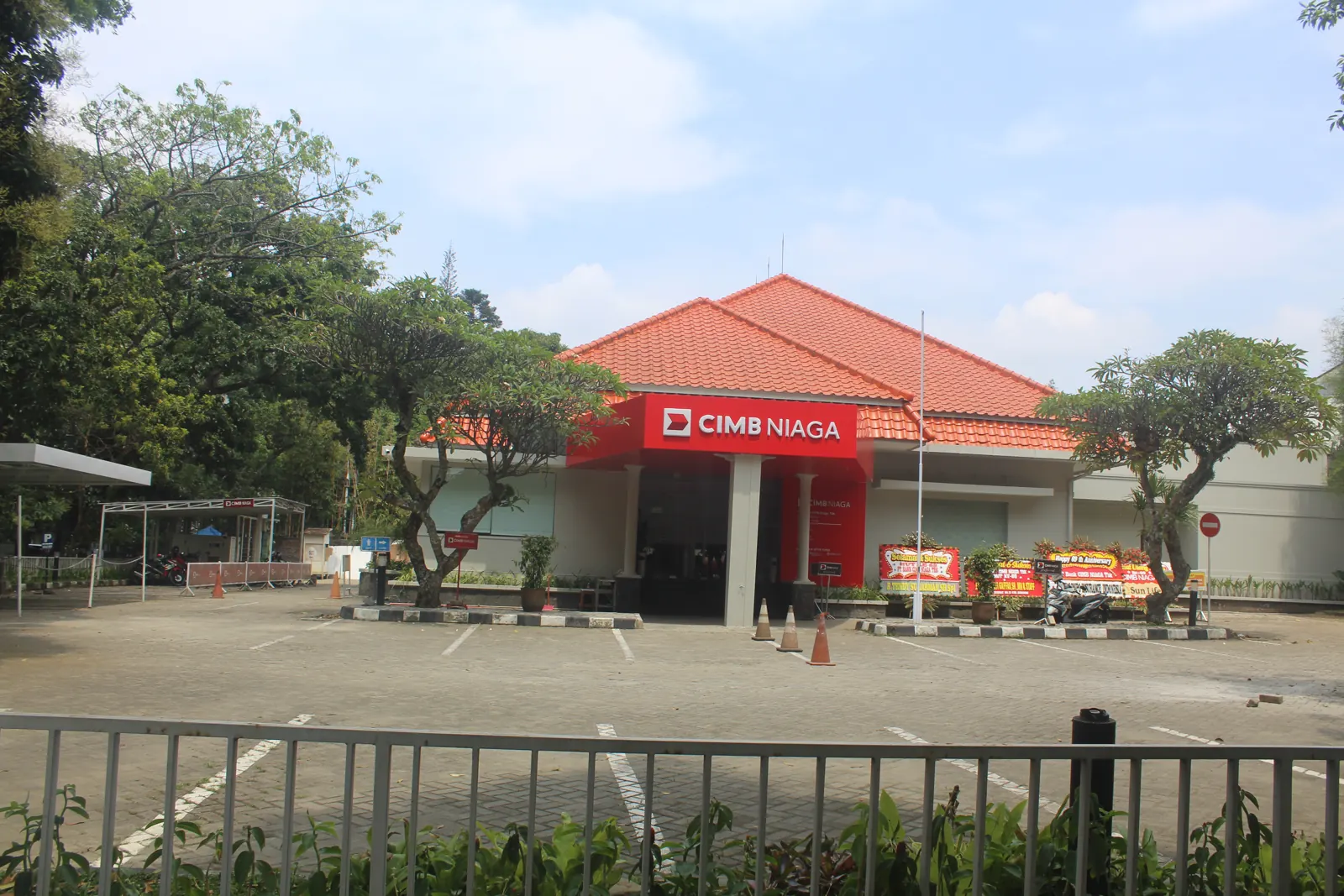 Kantor CIMB Niaga di Dago Bandung