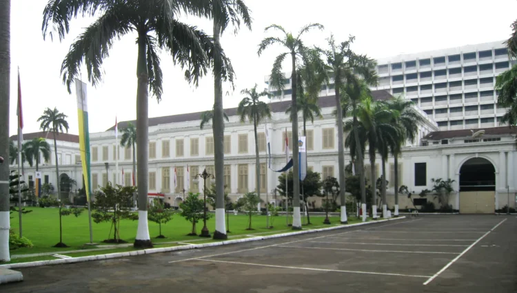 Gedung Kementerian Keuangan di Lapangan Banteng, Jakarta, penerbit Sukuk Tabungan ST017