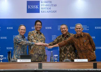 Ketua DK LPS Anggito Abimanyu bersama Gubernur BI, Menkeu, dan Ketua DK OJK di forum KSSK